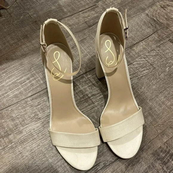 NWOB!! Sam Edelman - YARO BLOCK HEEL SANDAL - Pearl Ivory Silk - Size 9 - Picture 2 of 8